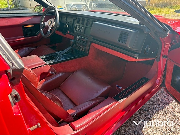 Chevrolet Corvette 19 of 26