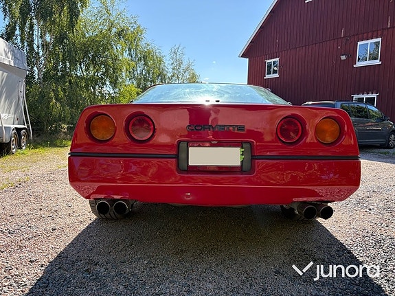 Chevrolet Corvette 4 of 26