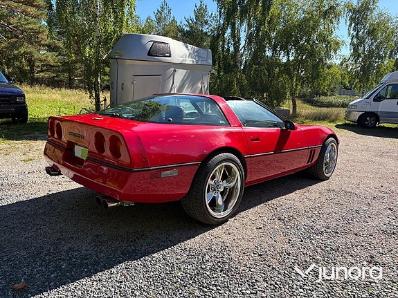 Chevrolet Corvette 5 of 26