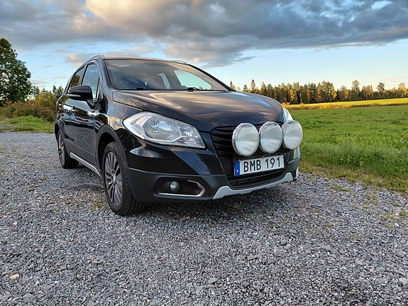 Suzuki SX4 S-Cross 2 of 7
