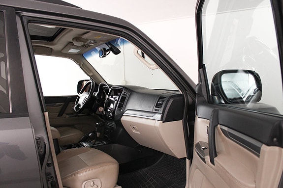 Mitsubishi Pajero 20 of 25