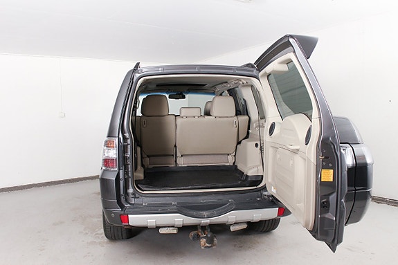Mitsubishi Pajero 25 of 25
