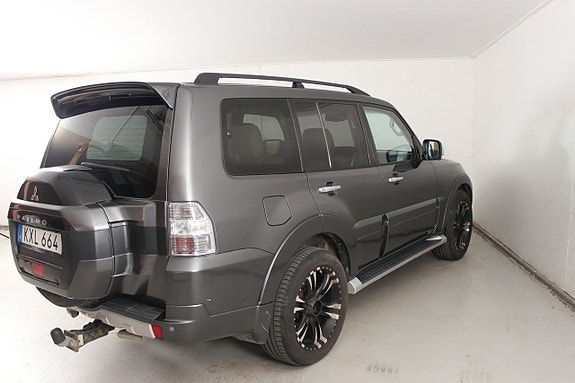 Mitsubishi Pajero 15 of 25