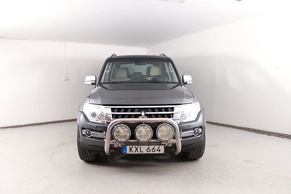 Mitsubishi Pajero 6 of 25
