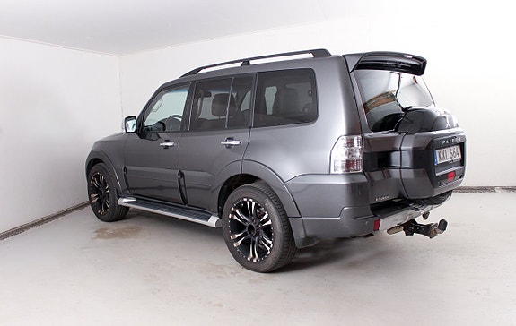 Mitsubishi Pajero 11 of 25