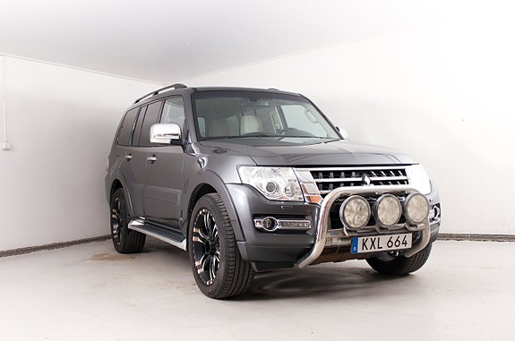Mitsubishi Pajero 3 of 25