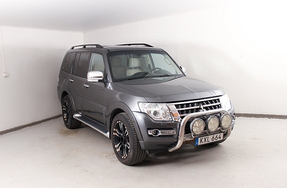 Mitsubishi Pajero 4 of 25