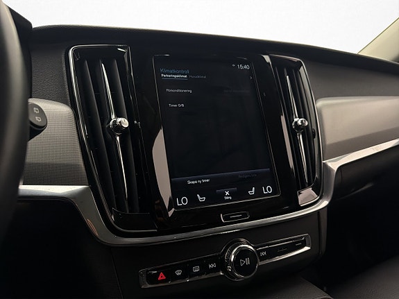 Volvo V90 26 of 30