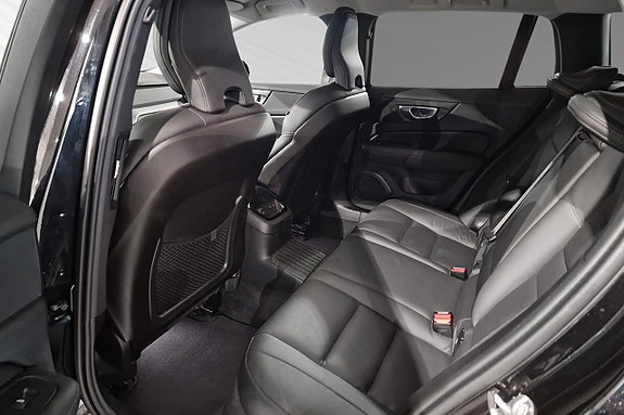 Volvo V60 8 of 16
