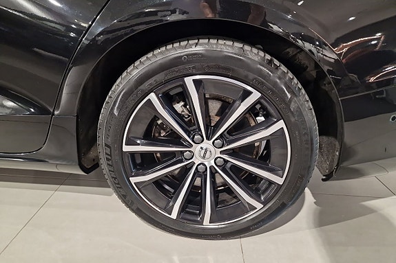 Volvo V60 13 of 16
