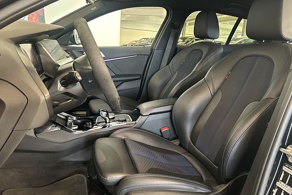 BMW 120i 14 of 30