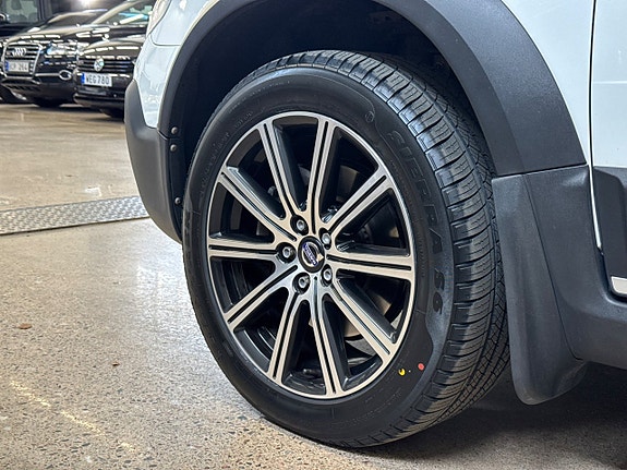 Volvo XC70 9 of 24