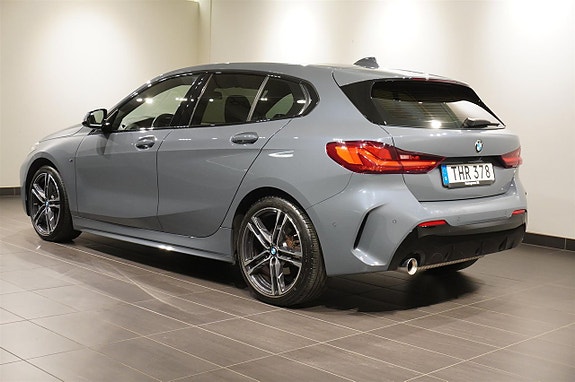BMW 118i 3 of 15