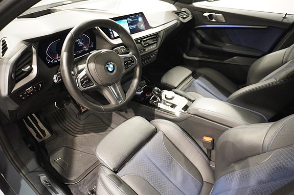 BMW 118i 4 of 15