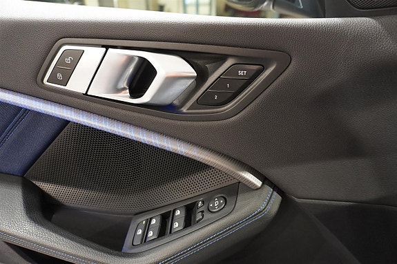 BMW 118i 13 of 15
