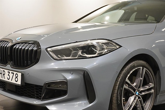 BMW 118i 8 of 15