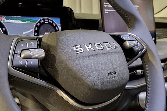 Skoda Superb 9 of 16