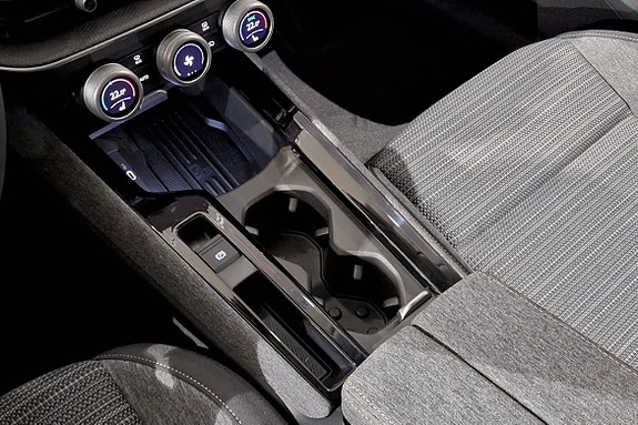 Skoda Superb 14 of 16