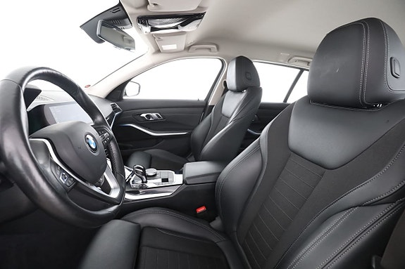 BMW 330e 11 of 30