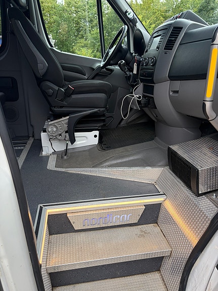 Volkswagen Crafter 8 of 12