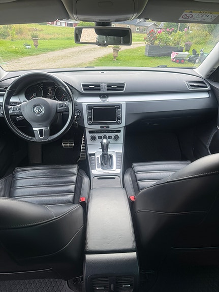 Volkswagen Passat Alltrack 5 of 7
