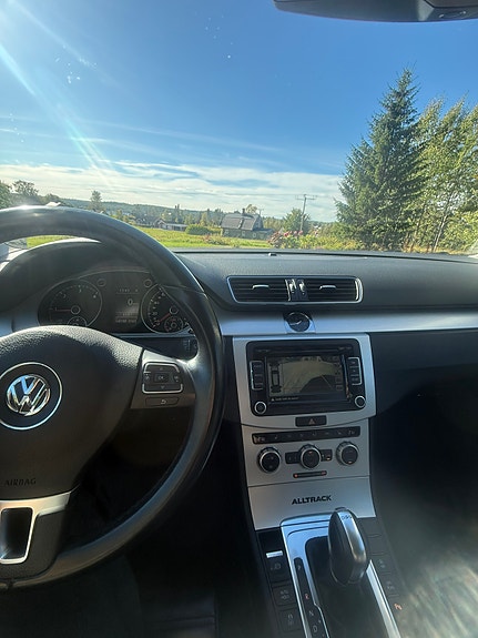Volkswagen Passat Alltrack 4 of 7