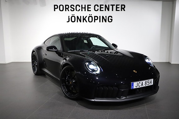 Porsche 911 Carrera 4 GTS 4 of 18