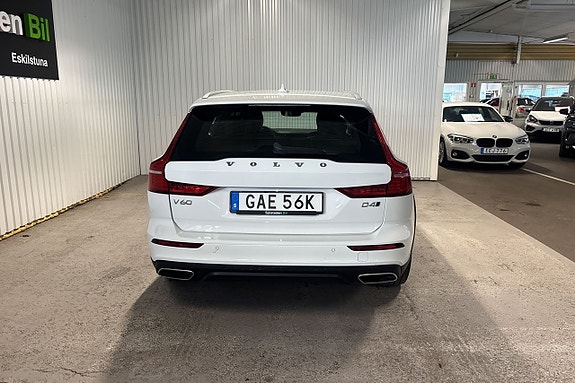 Volvo V60 Cross Country 4 of 22