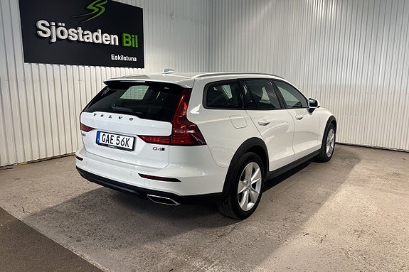 Volvo V60 Cross Country 5 of 22