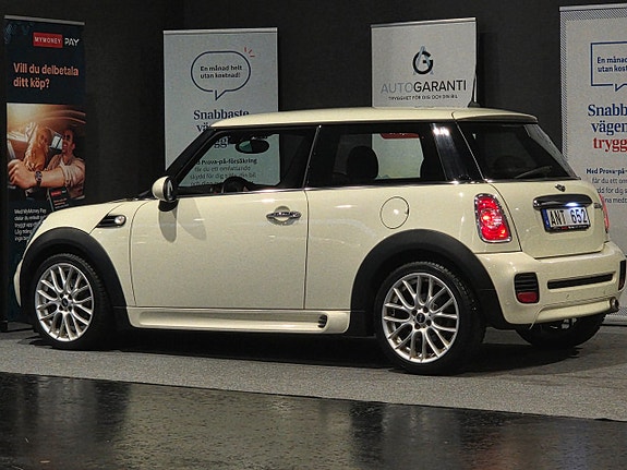 MINI Cooper 7 of 16