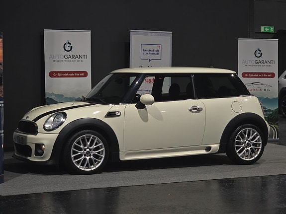 MINI Cooper 9 of 16