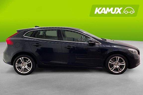 Volvo V40 2 of 17