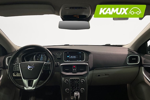 Volvo V40 8 of 17