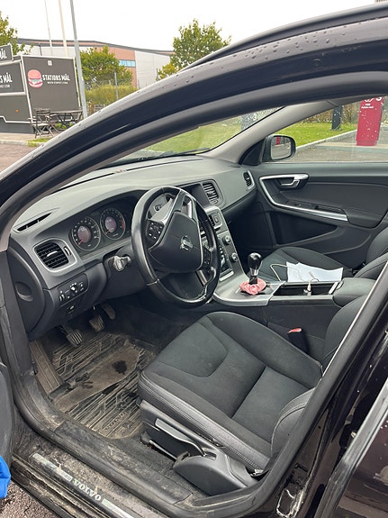 Volvo V60 8 of 9