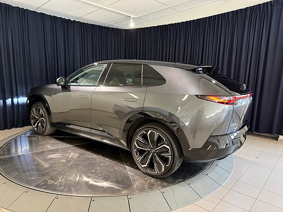 Mazda CX-6e 4 of 15