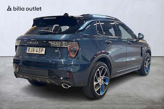 Lynk & Co 01 8 of 23