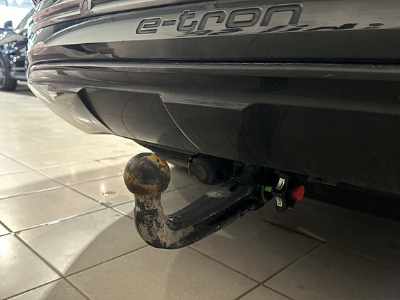 Audi Q8 e-tron 18 of 27