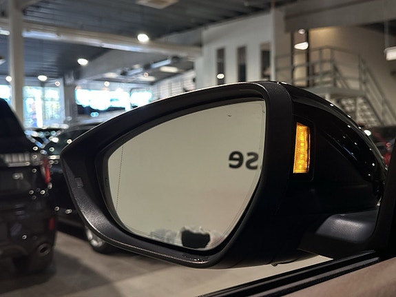 Audi Q8 e-tron 23 of 27