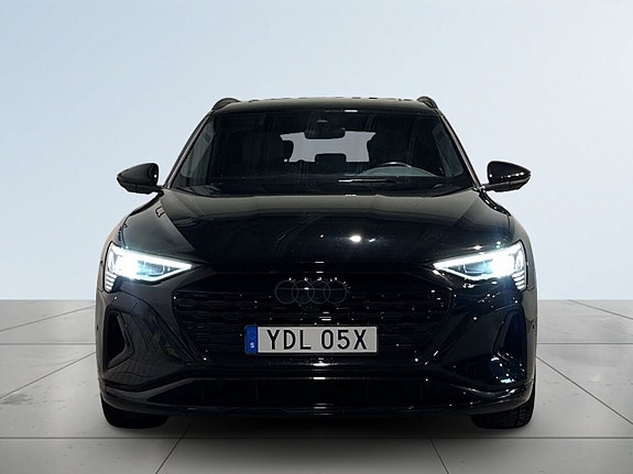 Audi Q8 e-tron 2 of 27