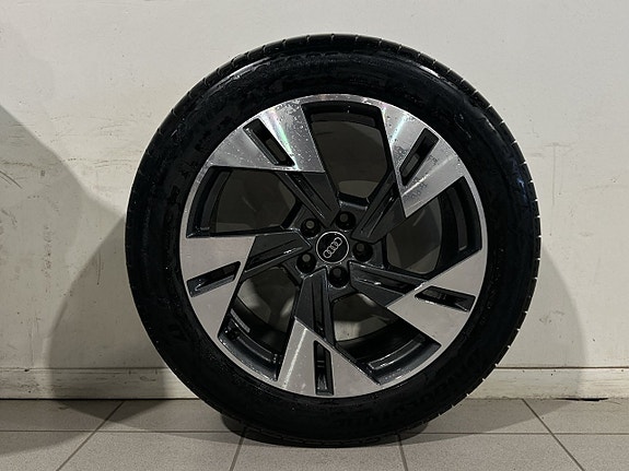 Audi Q8 e-tron 25 of 27