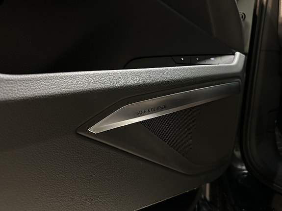 Audi Q8 e-tron 21 of 27