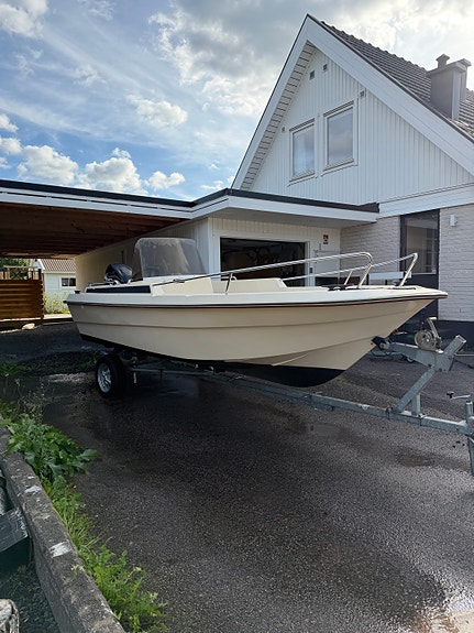 Uttern 5001 Mercury F60 2 of 4