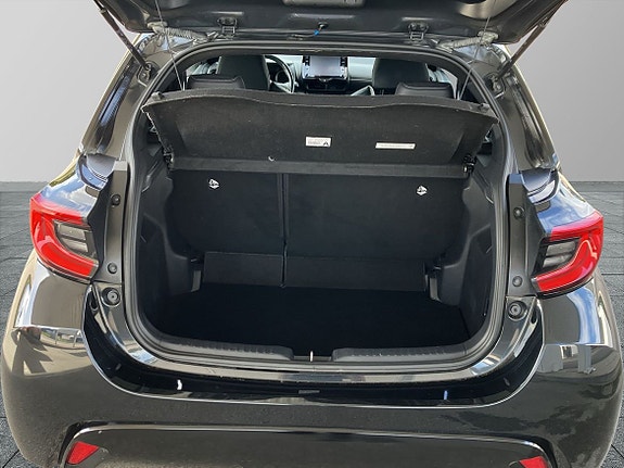 Toyota Yaris 12 of 16