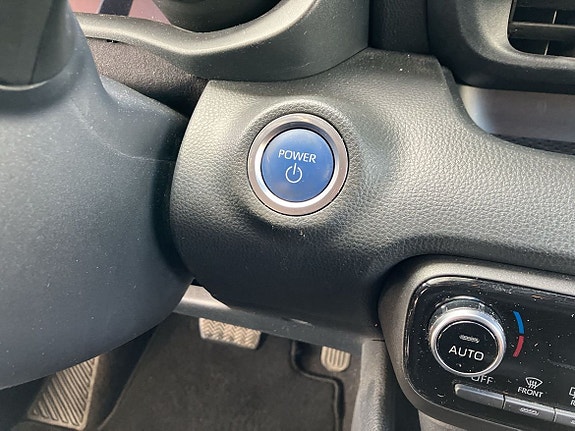 Toyota Yaris 14 of 16