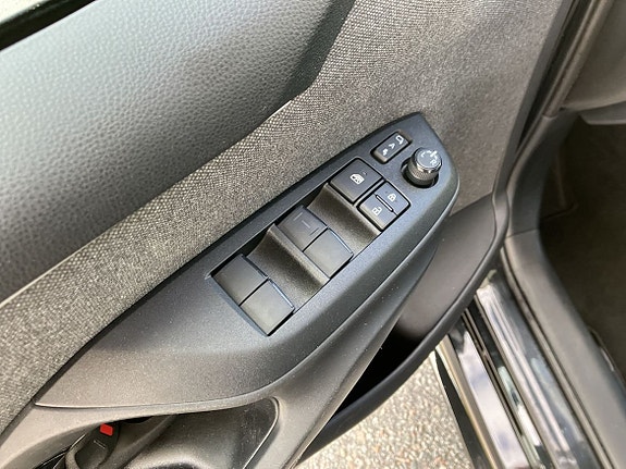 Toyota Yaris 15 of 16
