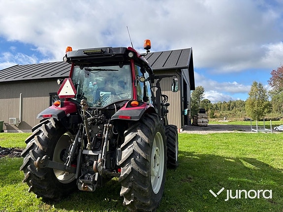 Traktor med lastare Valtra A134 5 of 30