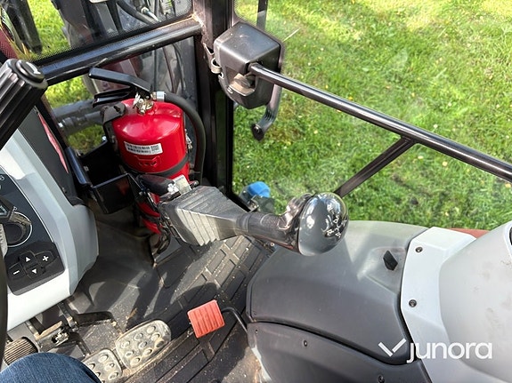 Traktor med lastare Valtra A134 21 of 30