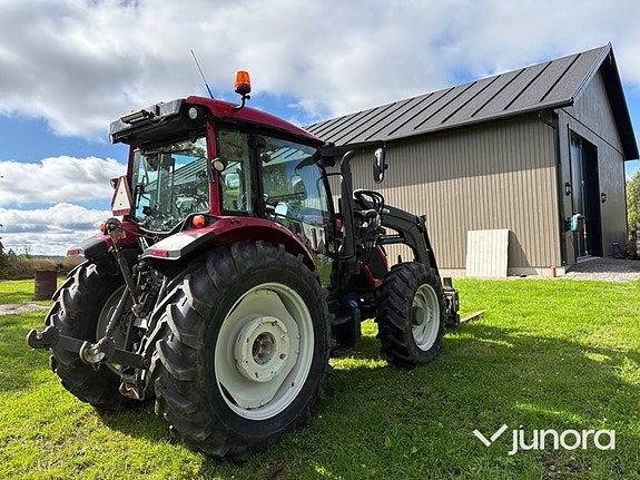 Traktor med lastare Valtra A134 6 of 30