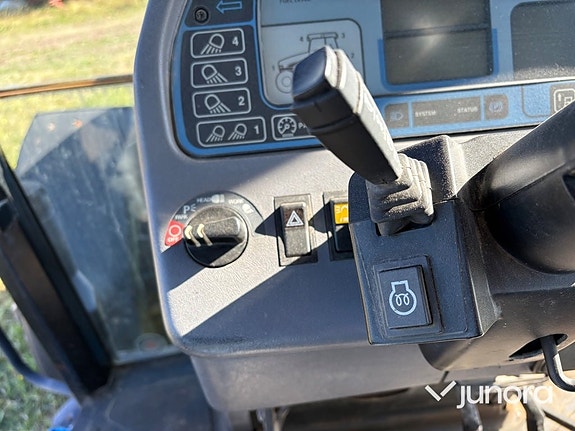 Traktor New Holland 8770 4WD 15 of 30