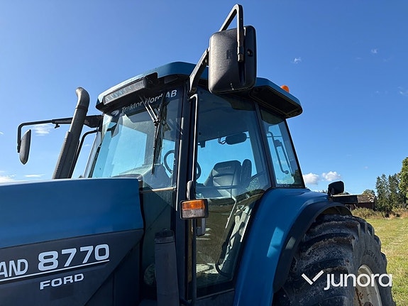 Traktor New Holland 8770 4WD 21 of 30